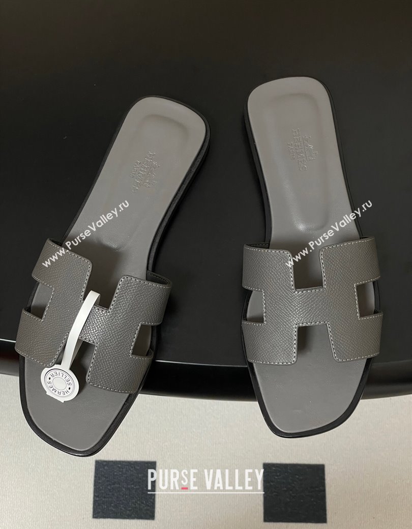Hermes Oran Classic Flat Slides Sandal in Palm-Grained Calfskin Dark Grey 2025 H081803 (MD-250819030)