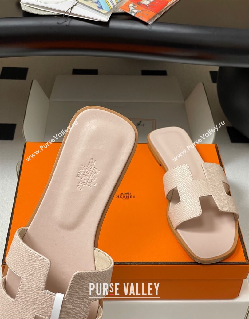 Hermes Oran Classic Flat Slides Sandal in Palm-Grained Calfskin Nude 2025 0819 (MD-250819003)