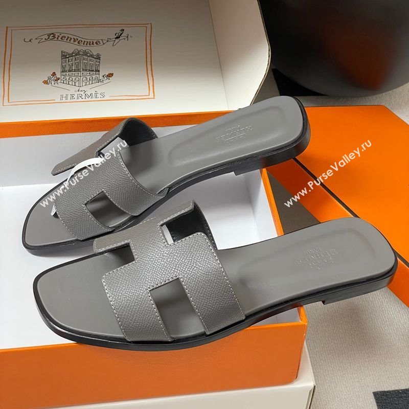 Hermes Oran Classic Flat Slides Sandal in Palm-Grained Calfskin Dark Grey 2025 H081803 (MD-250819030)