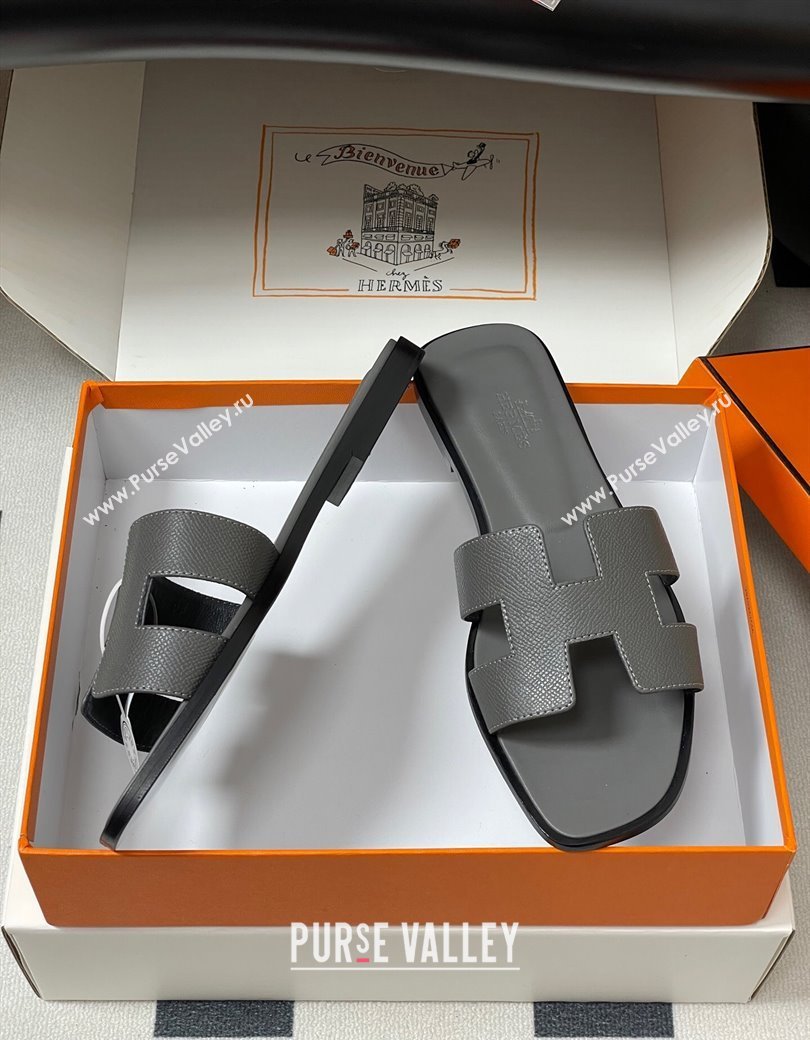 Hermes Oran Classic Flat Slides Sandal in Palm-Grained Calfskin Dark Grey 2025 H081803 (MD-250819030)