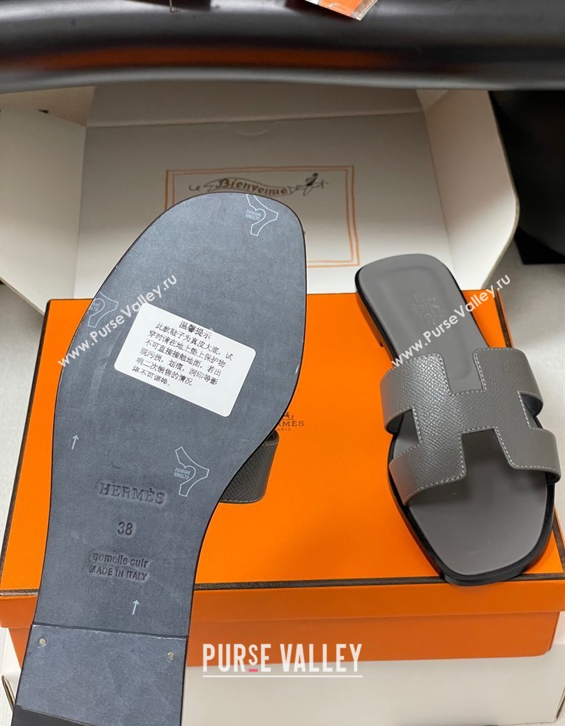 Hermes Oran Classic Flat Slides Sandal in Palm-Grained Calfskin Dark Grey 2025 H081803 (MD-250819030)