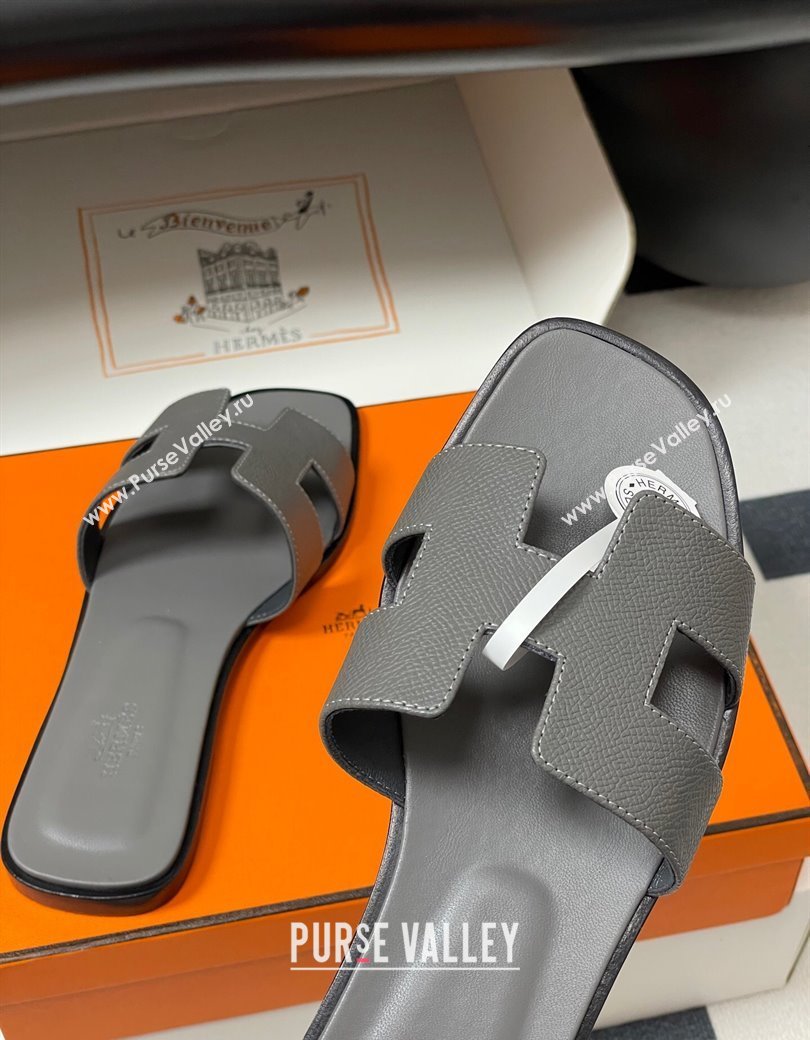 Hermes Oran Classic Flat Slides Sandal in Palm-Grained Calfskin Dark Grey 2025 H081803 (MD-250819030)