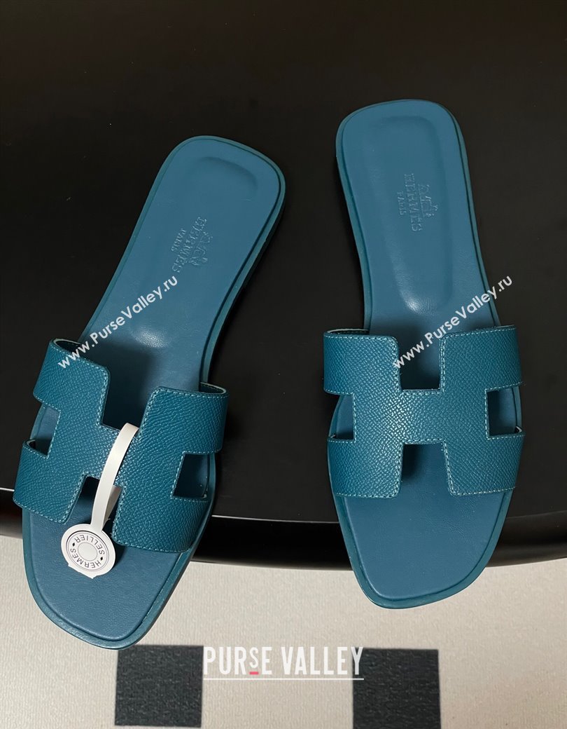 Hermes Oran Classic Flat Slides Sandal in Palm-Grained Calfskin Denim Blue 2025 H081803 (MD-250819031)