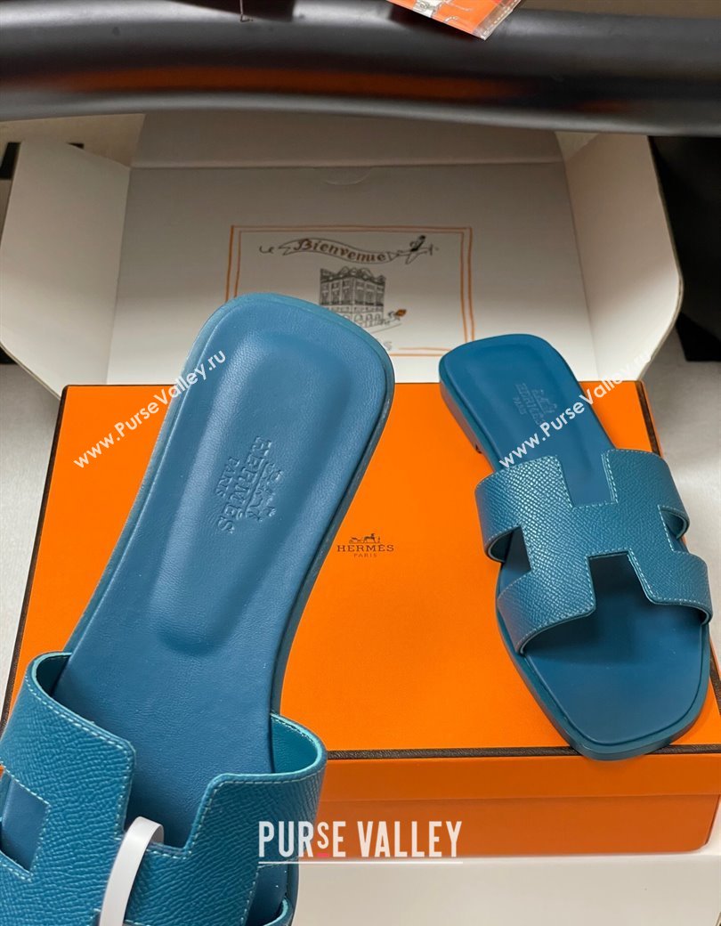 Hermes Oran Classic Flat Slides Sandal in Palm-Grained Calfskin Denim Blue 2025 H081803 (MD-250819031)