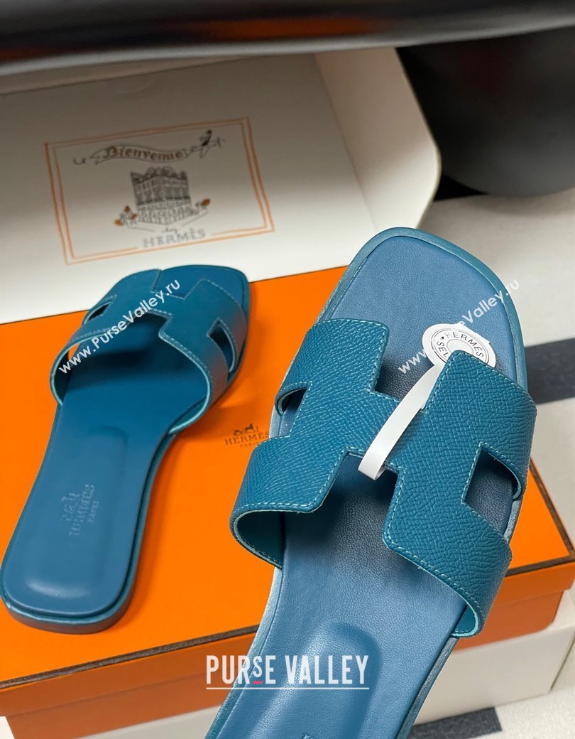 Hermes Oran Classic Flat Slides Sandal in Palm-Grained Calfskin Denim Blue 2025 H081803 (MD-250819031)