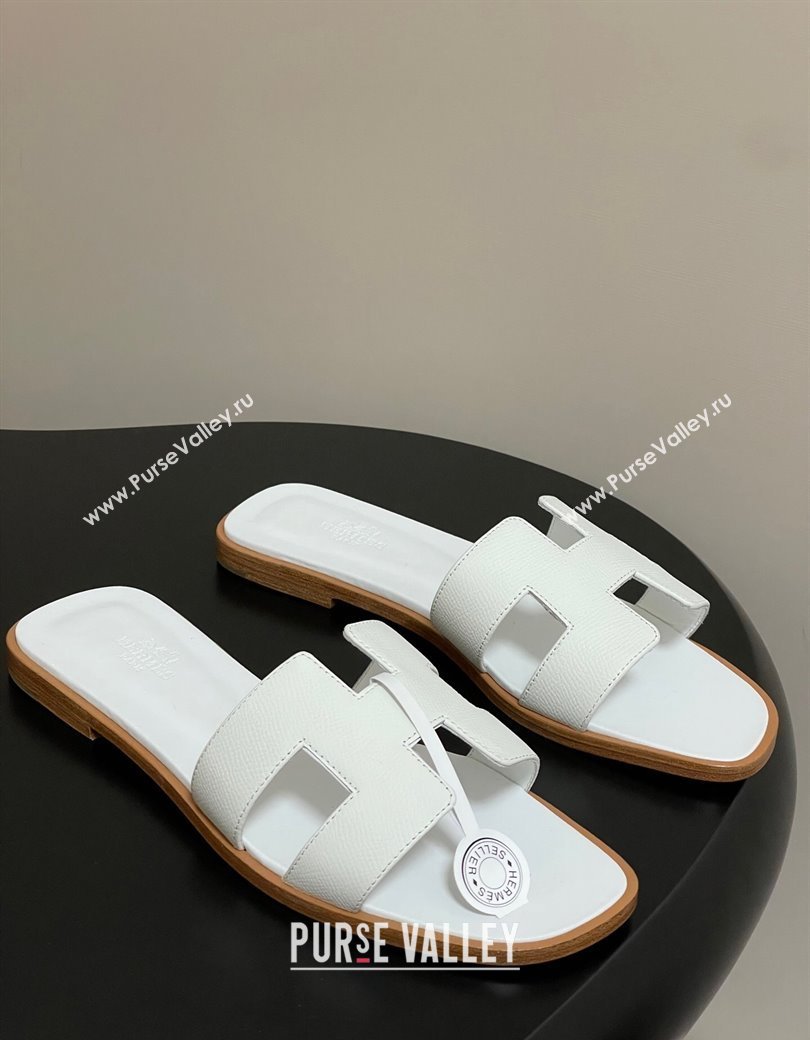 Hermes Oran Classic Flat Slides Sandal in Palm-Grained Calfskin White 2025 0819 (MD-250819001)