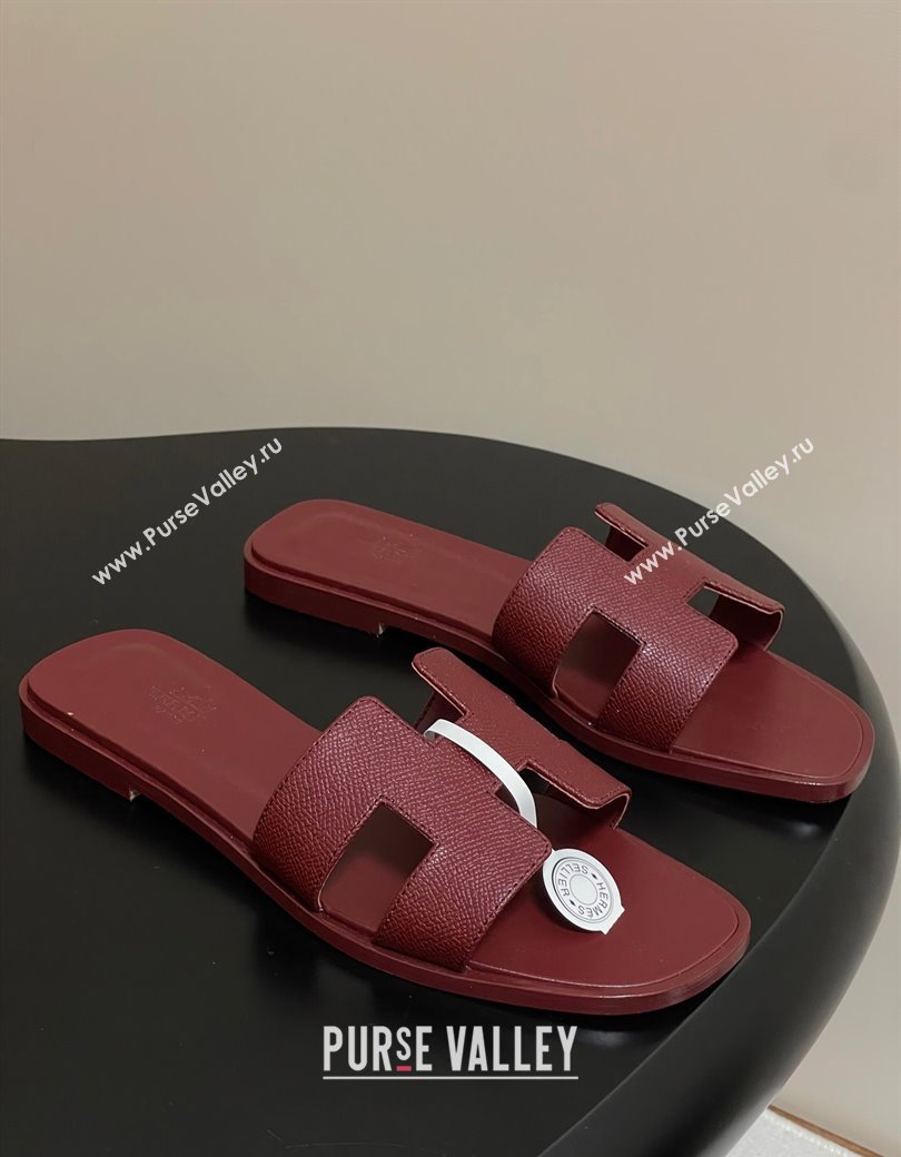 Hermes Oran Classic Flat Slides Sandal in Palm-Grained Calfskin Dark Burgundy 2025 H081803 (MD-250819034)