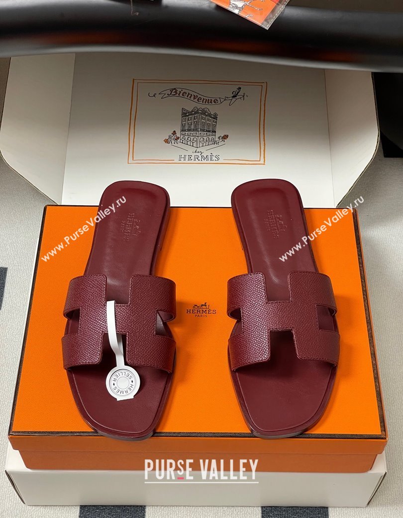 Hermes Oran Classic Flat Slides Sandal in Palm-Grained Calfskin Dark Burgundy 2025 H081803 (MD-250819034)