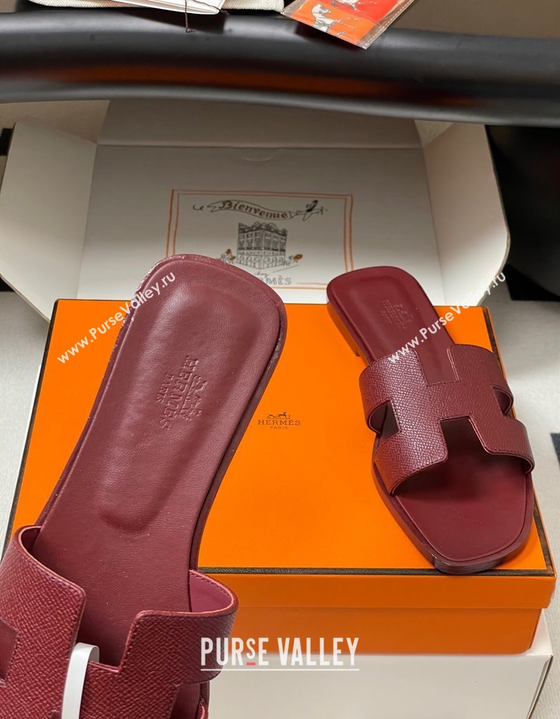 Hermes Oran Classic Flat Slides Sandal in Palm-Grained Calfskin Dark Burgundy 2025 H081803 (MD-250819034)