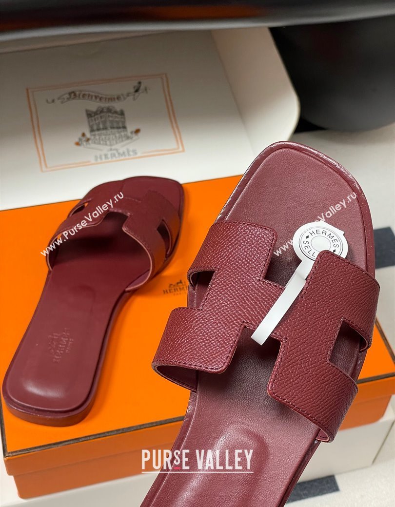 Hermes Oran Classic Flat Slides Sandal in Palm-Grained Calfskin Dark Burgundy 2025 H081803 (MD-250819034)