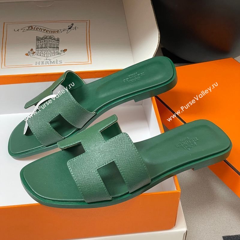 Hermes Oran Classic Flat Slides Sandal in Palm-Grained Calfskin Deep Green 2025 H081803 (MD-250819036)
