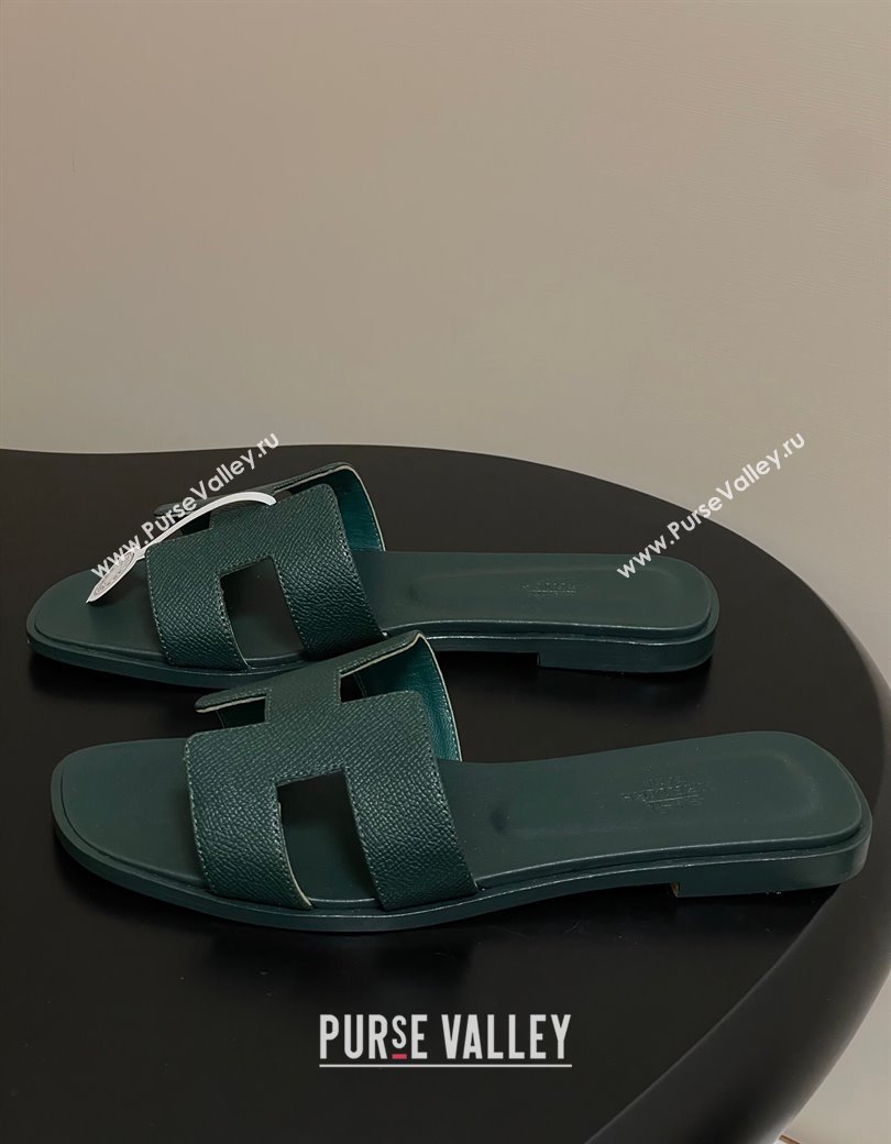Hermes Oran Classic Flat Slides Sandal in Palm-Grained Calfskin Dark Green 2025 H081803 (MD-250819037)