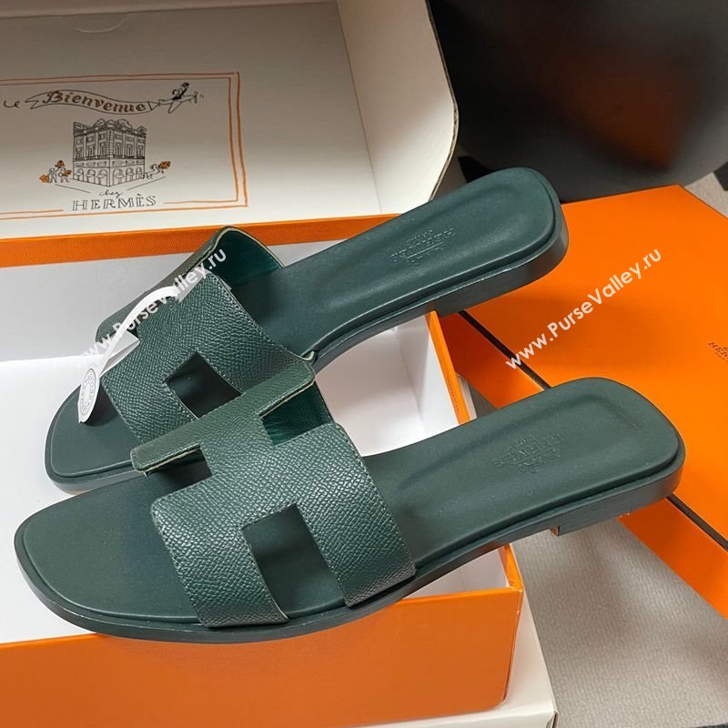 Hermes Oran Classic Flat Slides Sandal in Palm-Grained Calfskin Dark Green 2025 H081803 (MD-250819037)