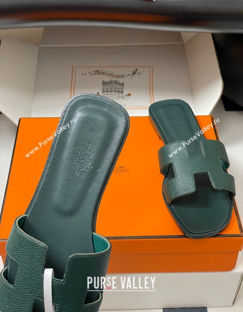 Hermes Oran Classic Flat Slides Sandal in Palm-Grained Calfskin Dark Green 2025 H081803 (MD-250819037)