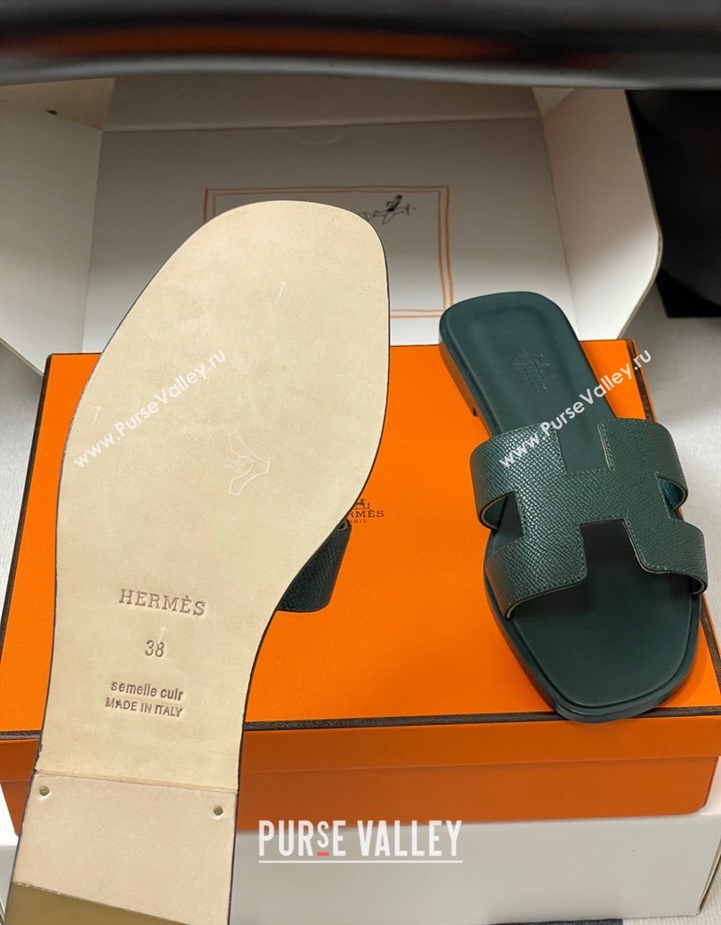 Hermes Oran Classic Flat Slides Sandal in Palm-Grained Calfskin Dark Green 2025 H081803 (MD-250819037)