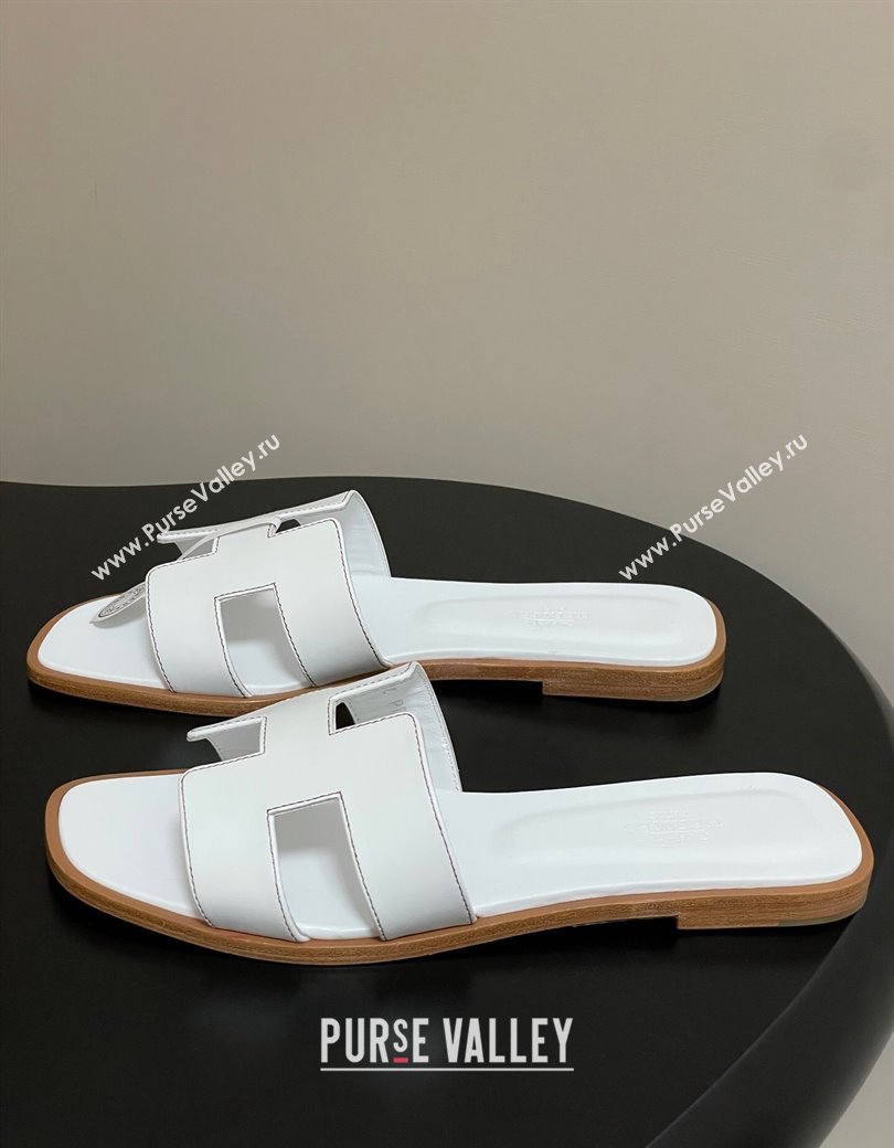 Hermes Oran Classic Flat Slides Sandal in Smooth Calfskin White 2025 H081803 (MD-250819040)
