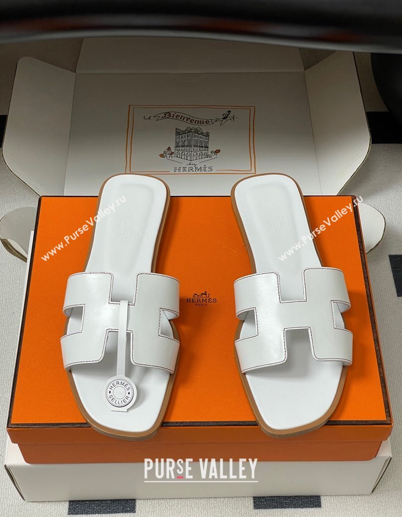 Hermes Oran Classic Flat Slides Sandal in Smooth Calfskin White 2025 H081803 (MD-250819040)