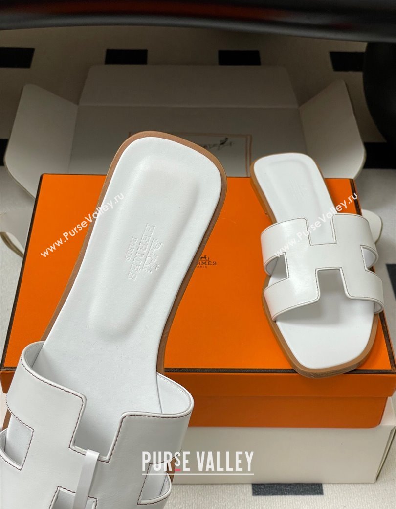 Hermes Oran Classic Flat Slides Sandal in Smooth Calfskin White 2025 H081803 (MD-250819040)