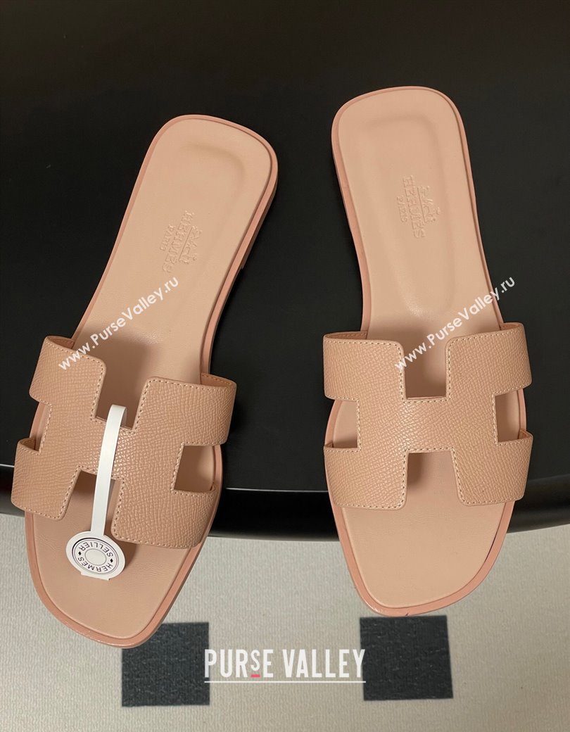 Hermes Oran Classic Flat Slides Sandal in Palm-Grained Calfskin Beige 2025 0819 (MD-250819005)