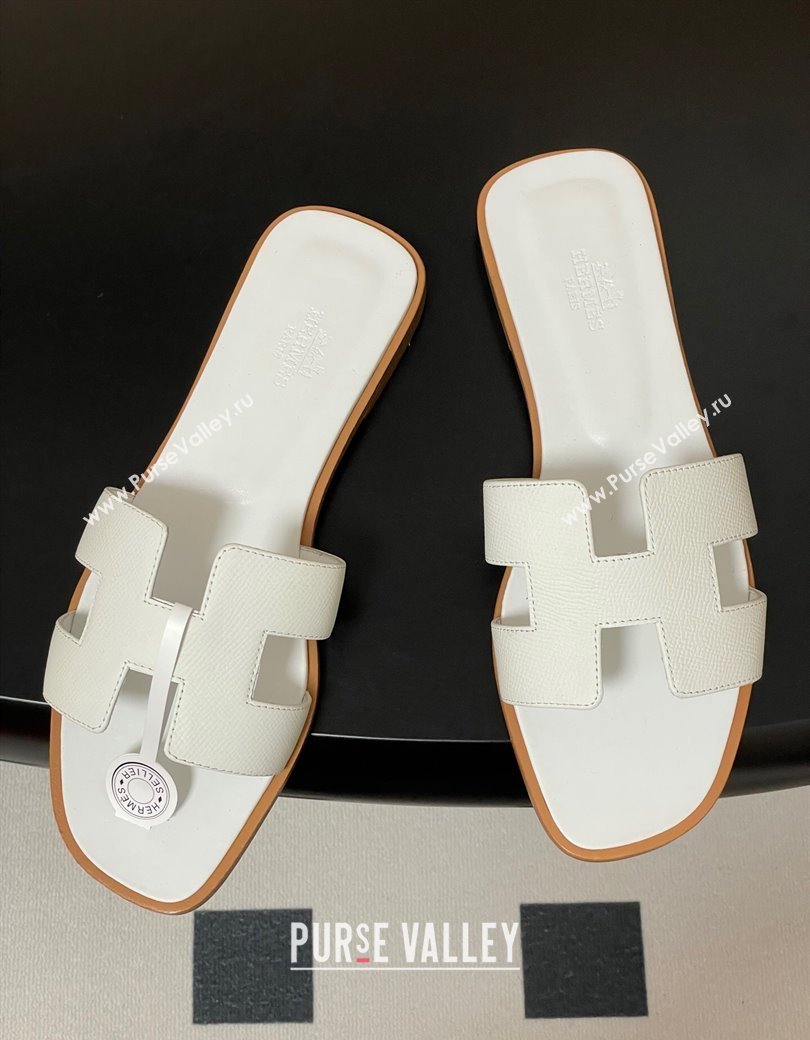 Hermes Oran Classic Flat Slides Sandal in Palm-Grained Calfskin White 2025 0819 (MD-250819001)