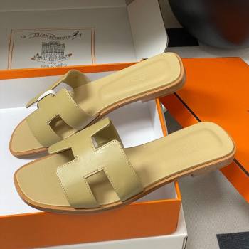 Hermes Oran Classic Flat Slides Sandal in Smooth Calfskin Beige 2025 H081803 (MD-250819045)