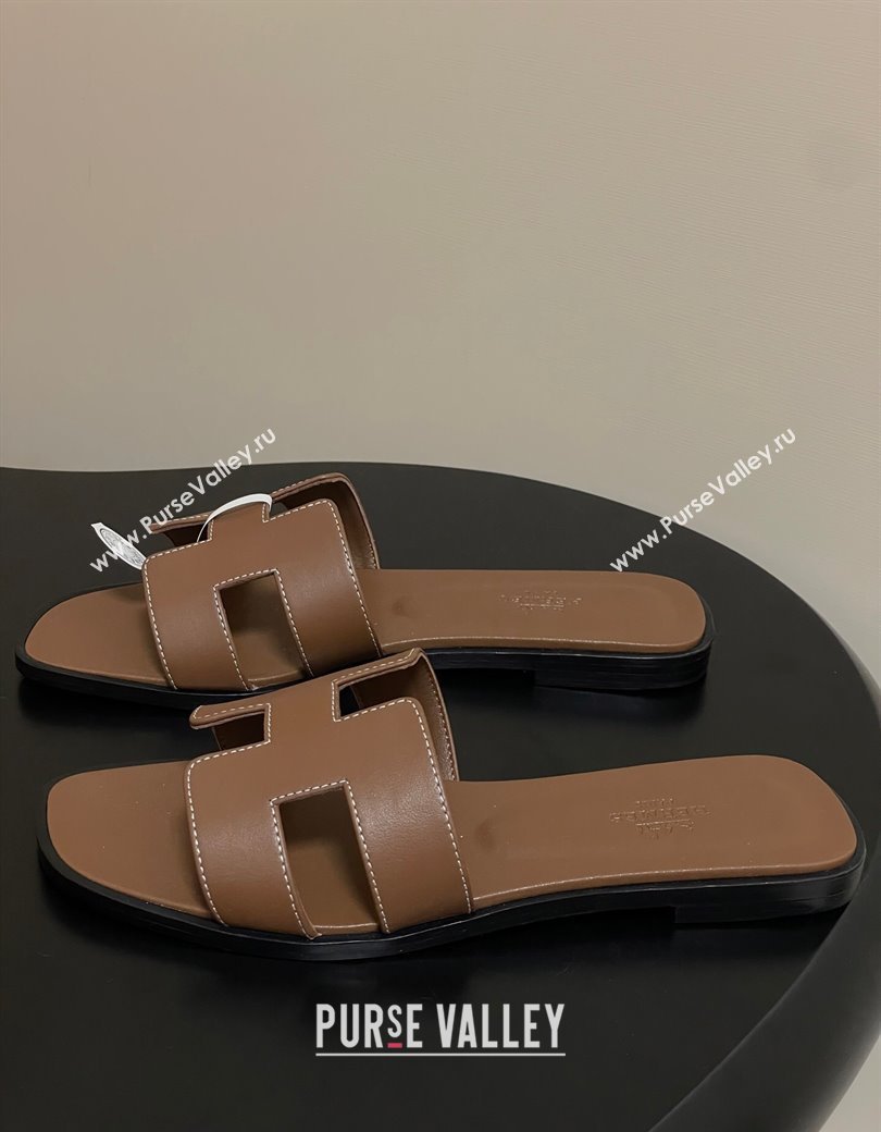 Hermes Oran Classic Flat Slides Sandal in Smooth Calfskin Dark Brown 2025 H081803 (MD-250819047)