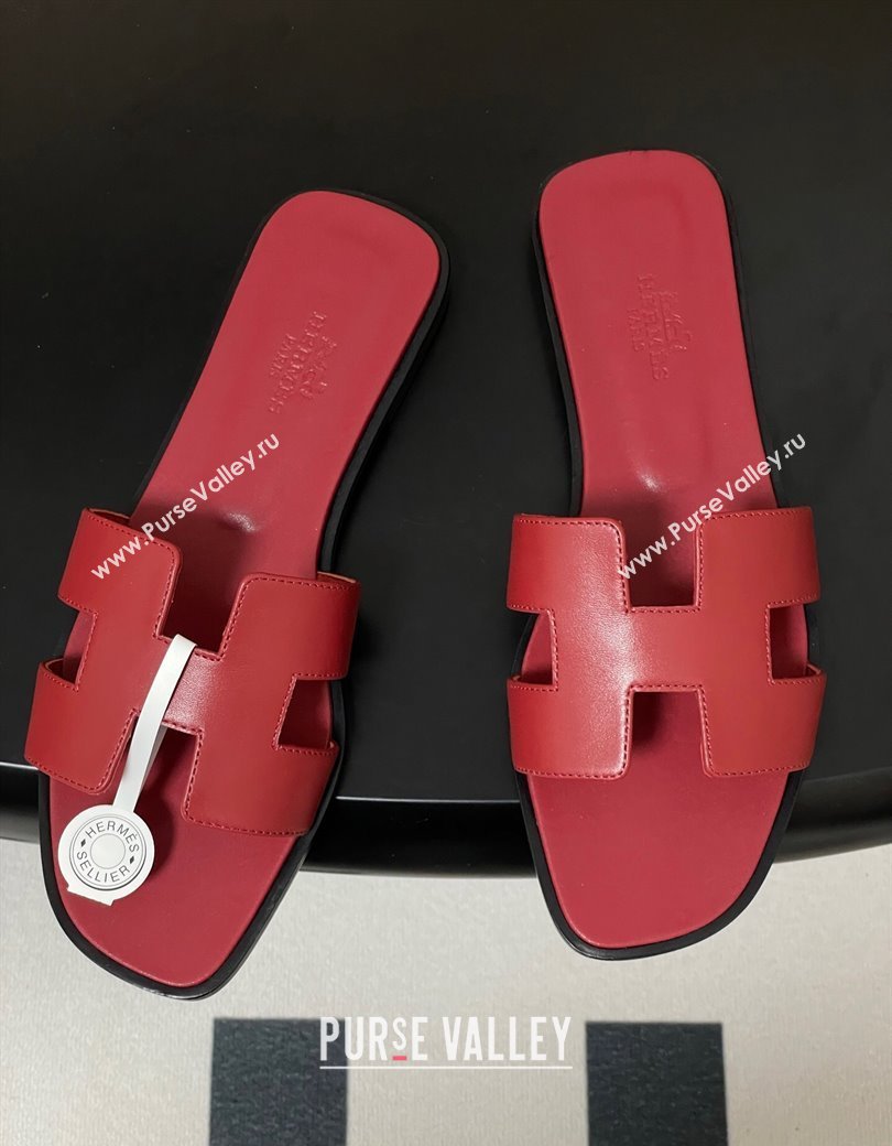 Hermes Oran Classic Flat Slides Sandal in Smooth Calfskin Dark Red 2025 H081803 (MD-250819049)
