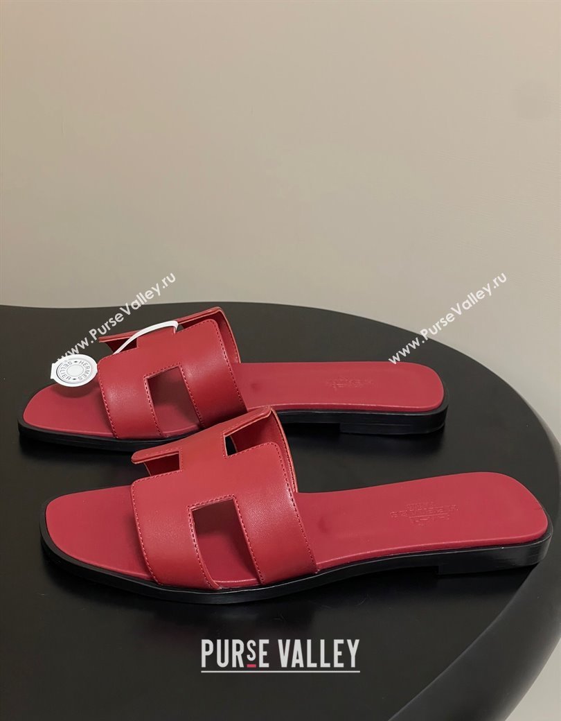 Hermes Oran Classic Flat Slides Sandal in Smooth Calfskin Dark Red 2025 H081803 (MD-250819049)