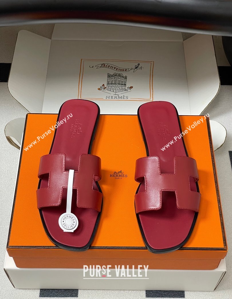 Hermes Oran Classic Flat Slides Sandal in Smooth Calfskin Dark Red 2025 H081803 (MD-250819049)