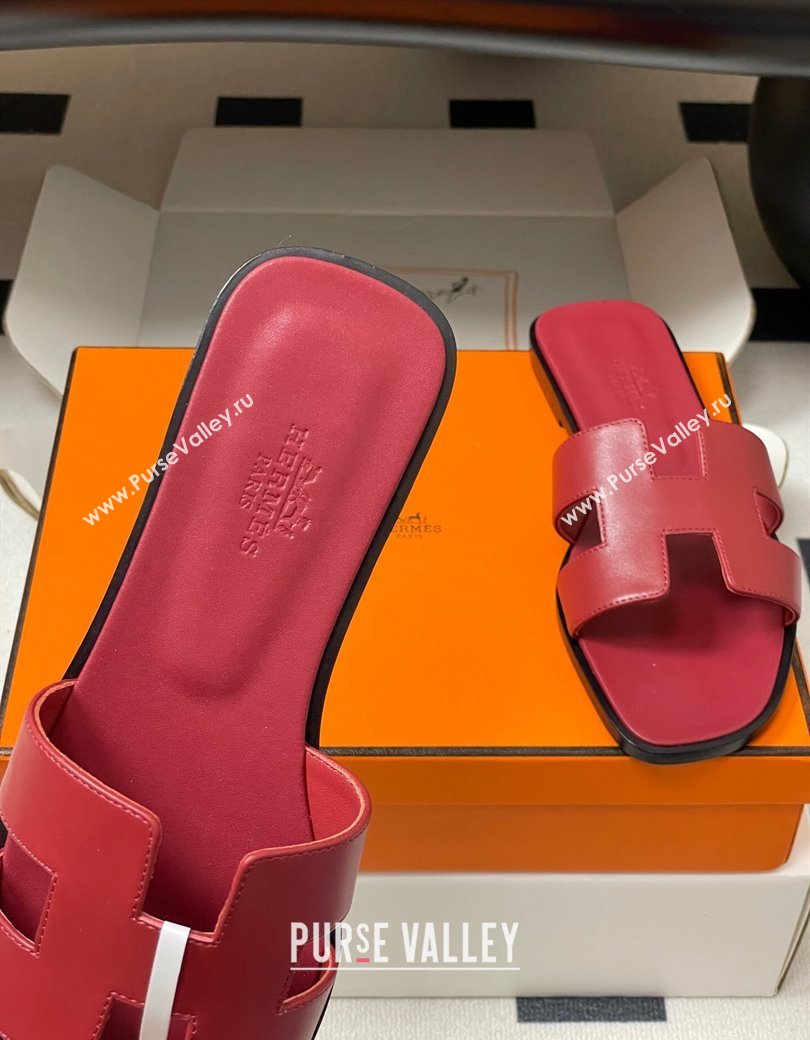 Hermes Oran Classic Flat Slides Sandal in Smooth Calfskin Dark Red 2025 H081803 (MD-250819049)