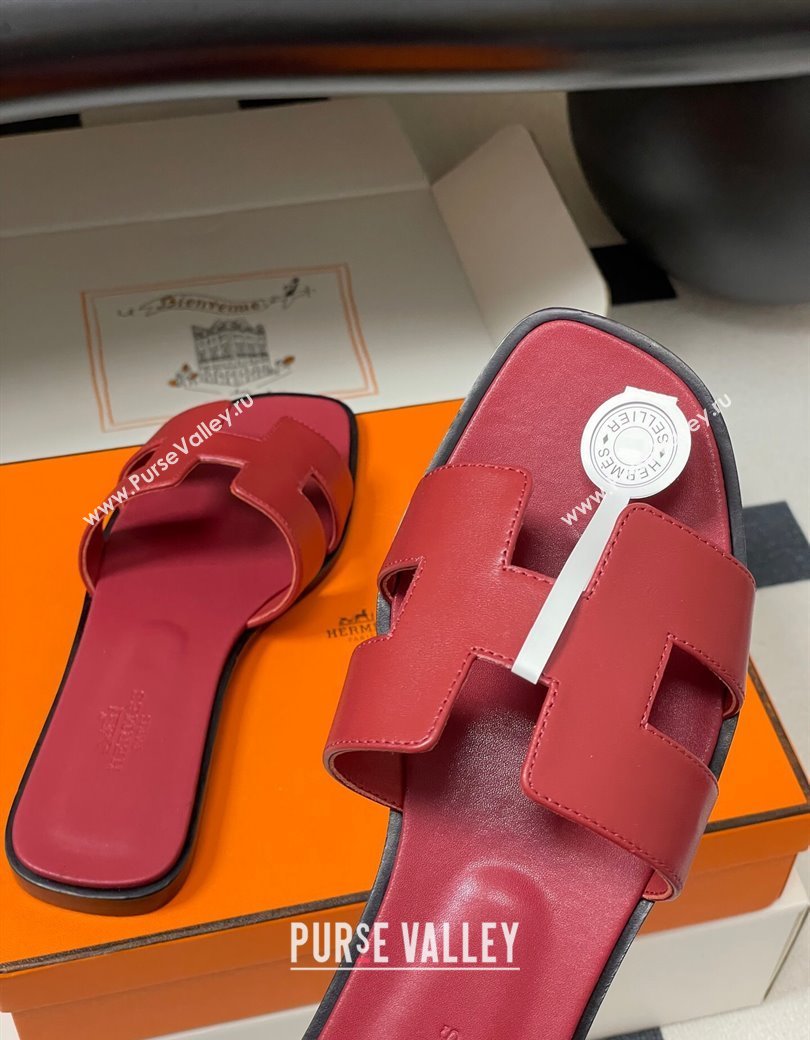 Hermes Oran Classic Flat Slides Sandal in Smooth Calfskin Dark Red 2025 H081803 (MD-250819049)