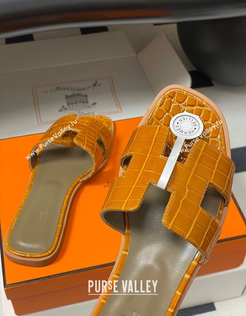 Hermes Oran Classic Flat Slides Sandal in Crocodile Embossed Calfskin Orange 2025 H081803 (MD-250819052)
