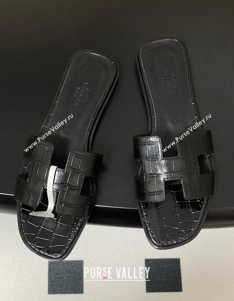 Hermes Oran Classic Flat Slides Sandal in Stone Embossed Calfskin Black 2025 H081803 (MD-250819057)