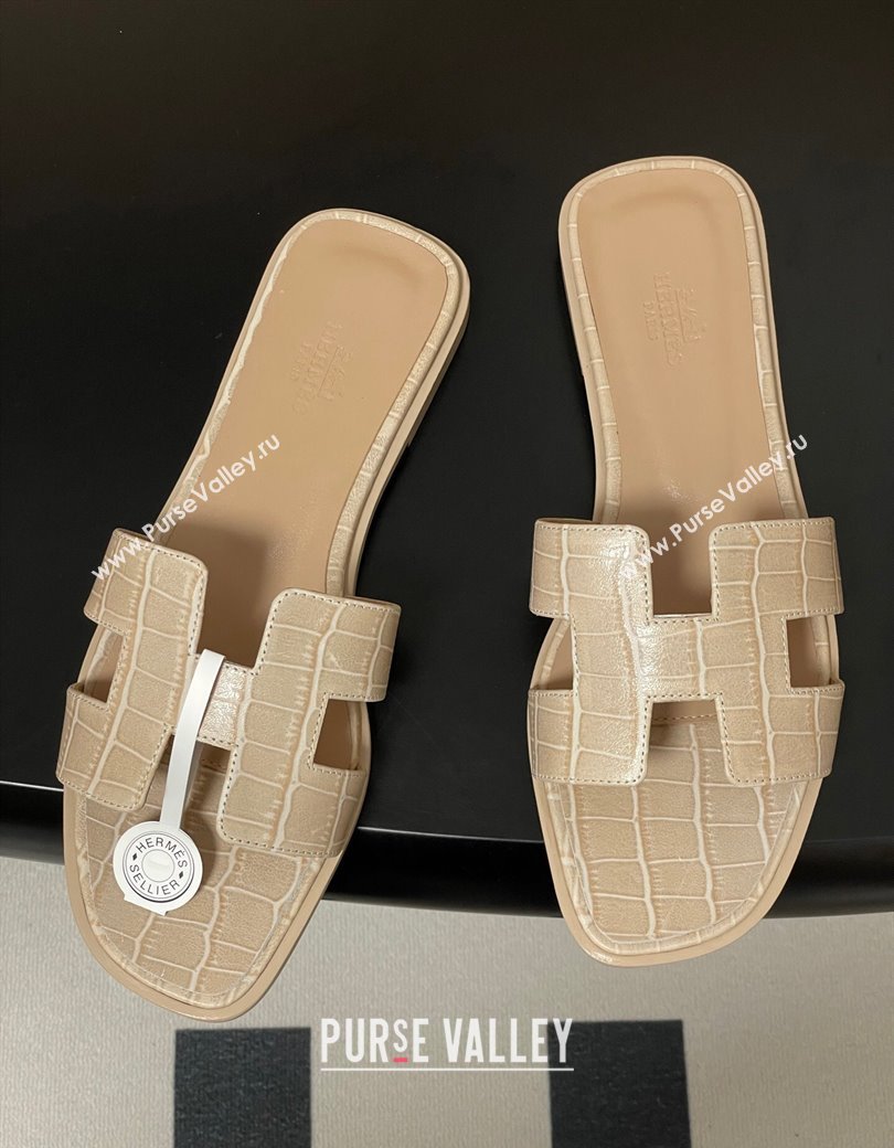 Hermes Oran Classic Flat Slides Sandal in Stone Embossed Calfskin Beige 2025 H081803 (MD-250819059)