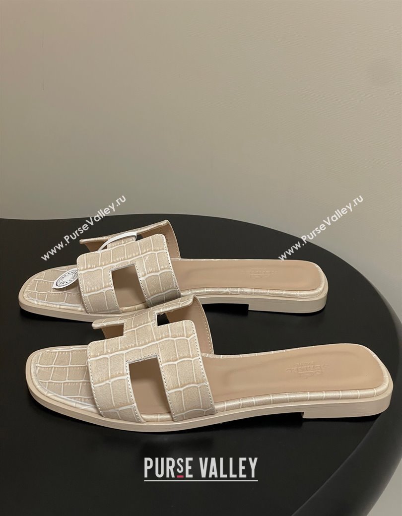 Hermes Oran Classic Flat Slides Sandal in Stone Embossed Calfskin Beige 2025 H081803 (MD-250819059)