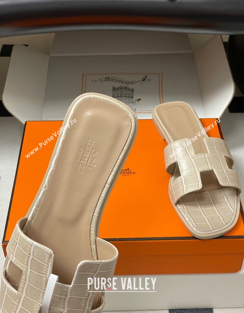 Hermes Oran Classic Flat Slides Sandal in Stone Embossed Calfskin Beige 2025 H081803 (MD-250819059)
