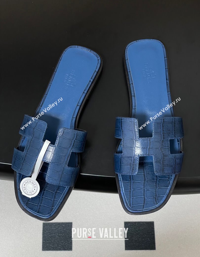 Hermes Oran Classic Flat Slides Sandal in Stone Embossed Calfskin Navy Blue 2025 H081803 (MD-250819064)