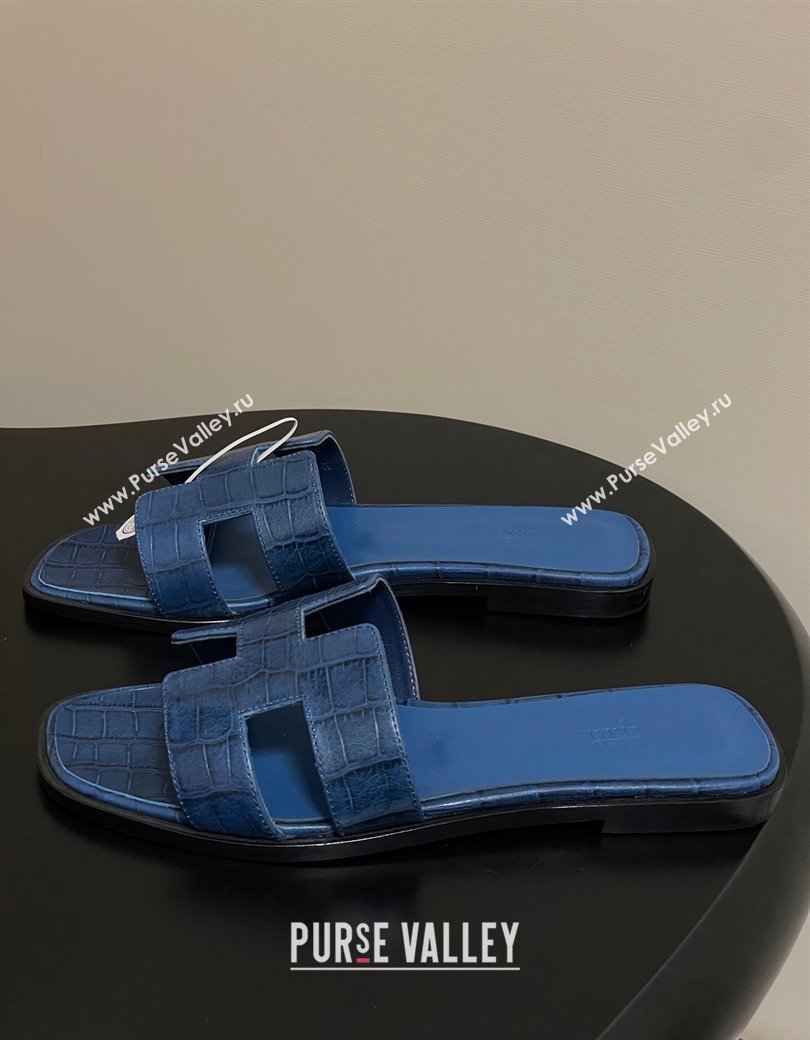 Hermes Oran Classic Flat Slides Sandal in Stone Embossed Calfskin Navy Blue 2025 H081803 (MD-250819064)