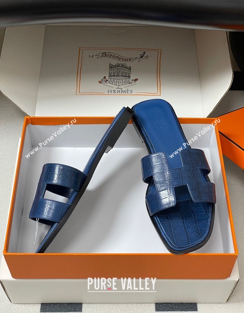 Hermes Oran Classic Flat Slides Sandal in Stone Embossed Calfskin Navy Blue 2025 H081803 (MD-250819064)