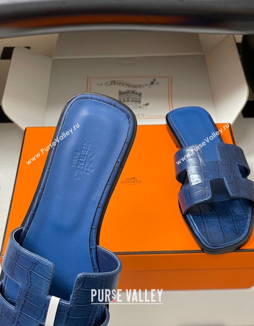 Hermes Oran Classic Flat Slides Sandal in Stone Embossed Calfskin Navy Blue 2025 H081803 (MD-250819064)