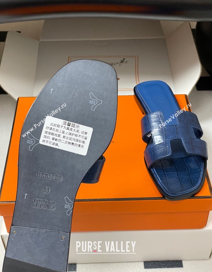 Hermes Oran Classic Flat Slides Sandal in Stone Embossed Calfskin Navy Blue 2025 H081803 (MD-250819064)