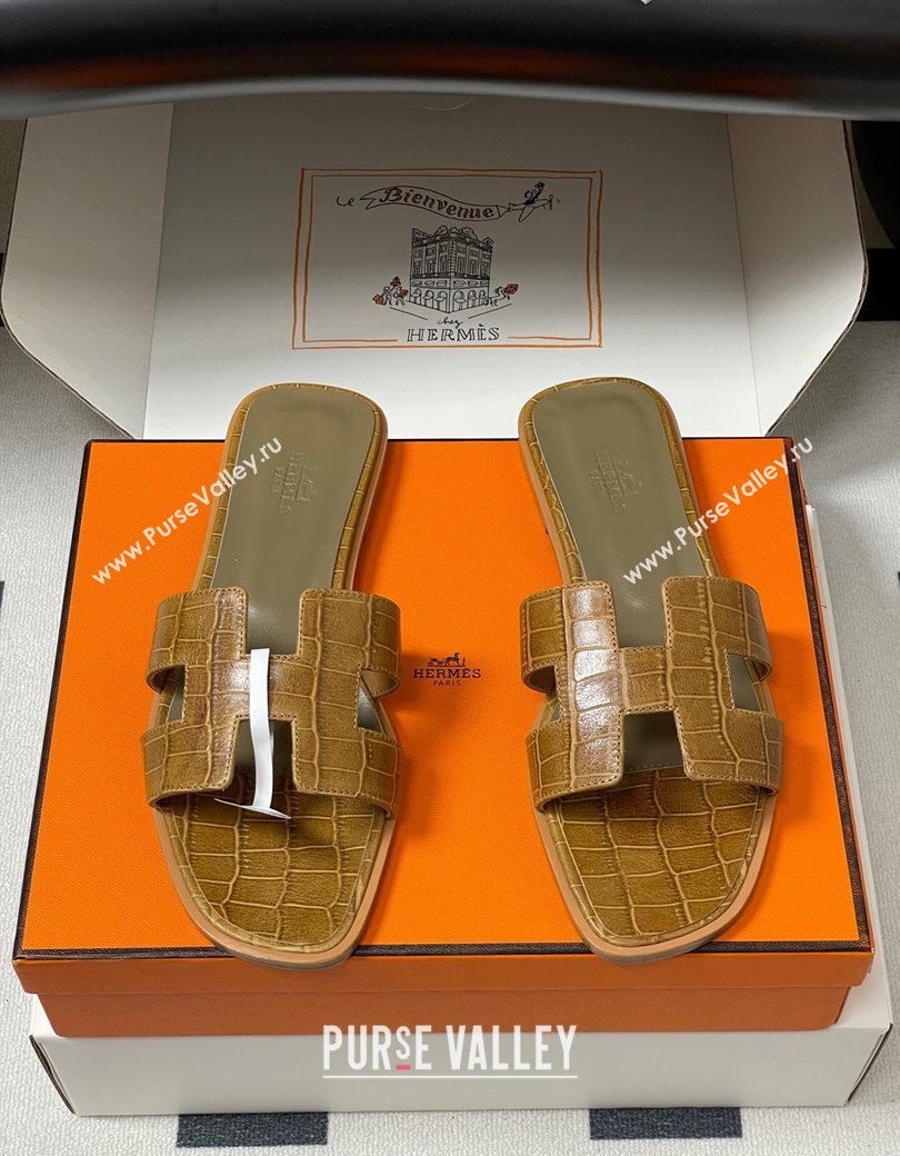 Hermes Oran Classic Flat Slides Sandal in Stone Embossed Calfskin Brown 2025 H081803 (MD-250819065)