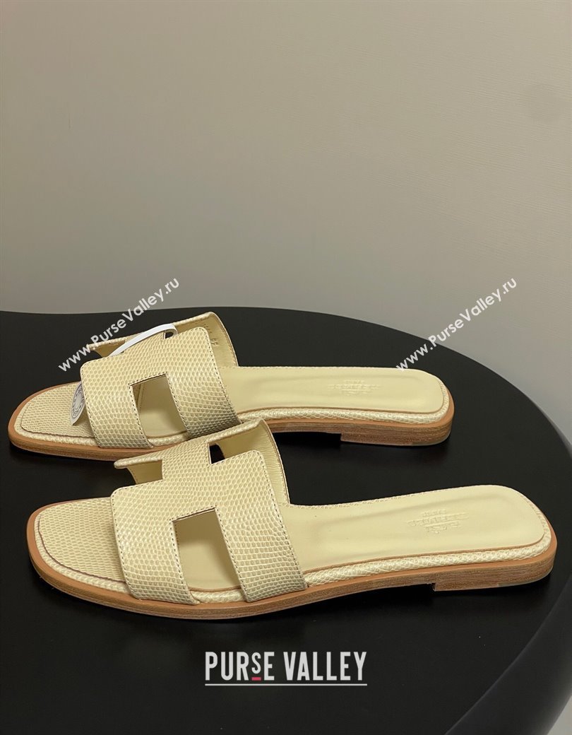 Hermes Oran Classic Flat Slides Sandal in Lizard Embossed Calfskin Yellow 2025 H081803 (MD-250819068)