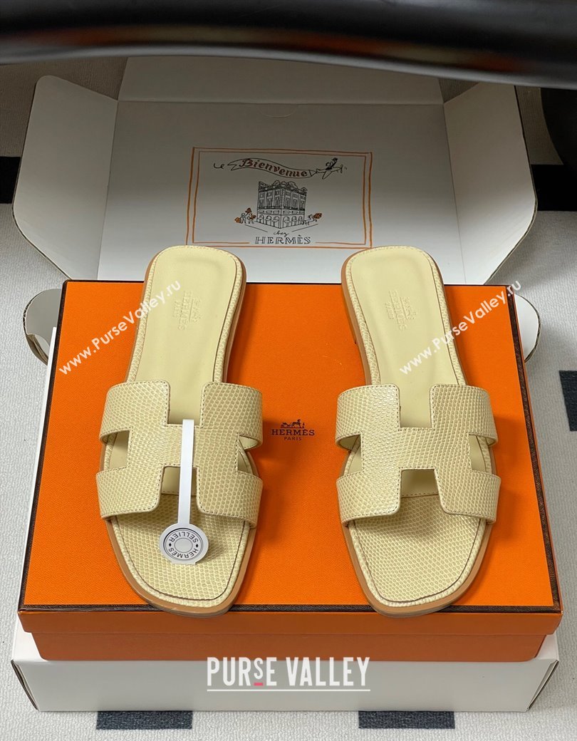 Hermes Oran Classic Flat Slides Sandal in Lizard Embossed Calfskin Yellow 2025 H081803 (MD-250819068)