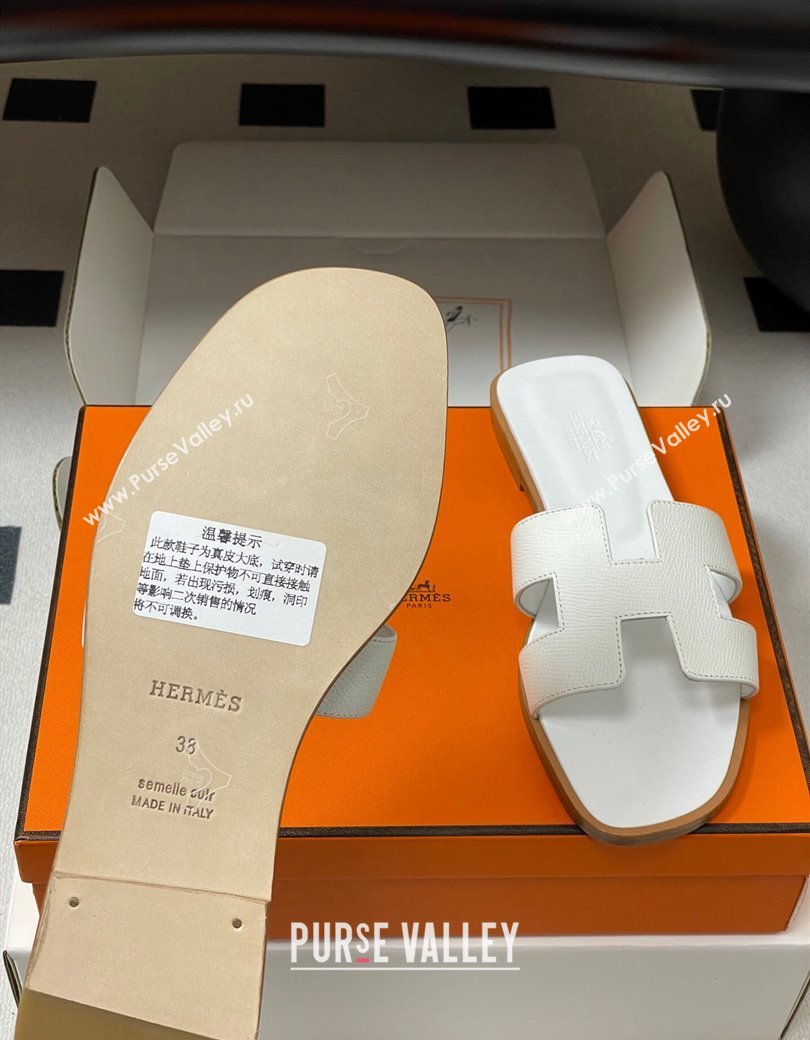 Hermes Oran Classic Flat Slides Sandal in Palm-Grained Calfskin White 2025 0819 (MD-250819001)