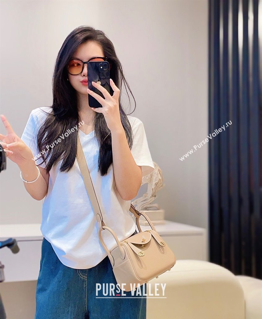 Hermes Lindy Mini Bag 19cm in Litchee-Grainy Togo Calfskin Leather Trench Beige/Gold 2025 (FL-251008027)