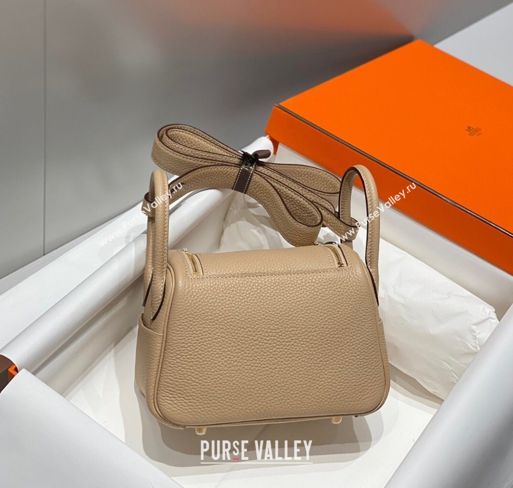 Hermes Lindy Mini Bag 19cm in Litchee-Grainy Togo Calfskin Leather Trench Beige/Gold 2025 (FL-251008027)