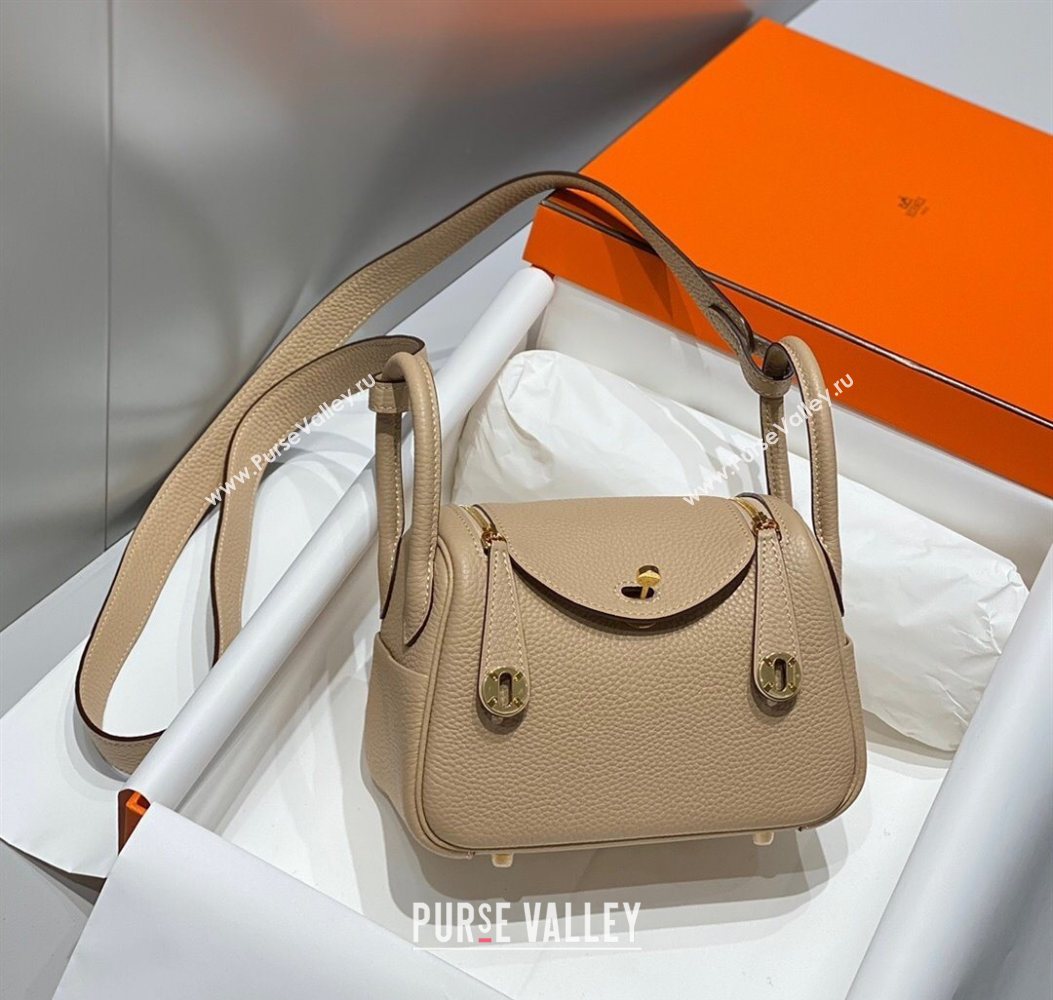 Hermes Lindy Mini Bag 19cm in Litchee-Grainy Togo Calfskin Leather Trench Beige/Gold 2025 (FL-251008027)