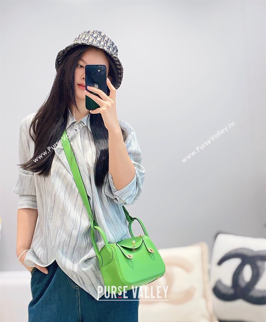 Hermes Lindy Mini Bag 19cm in Litchee-Grainy Togo Calfskin Leather Avocado Green 2025 (FL-251008029)
