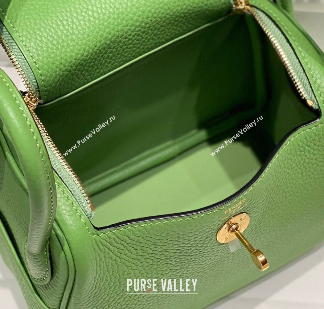 Hermes Lindy Mini Bag 19cm in Litchee-Grainy Togo Calfskin Leather Avocado Green 2025 (FL-251008029)
